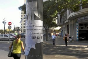 OTRIS-ELIMINAR CARTELES Y PEGATINAS de semáforos y farolas